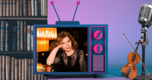 Portrait Teresa Vogl in einem Retro TV, im Hintergrund eine fake Bücherwand, ein Mikrofon und eine Geige vor violetter Wand