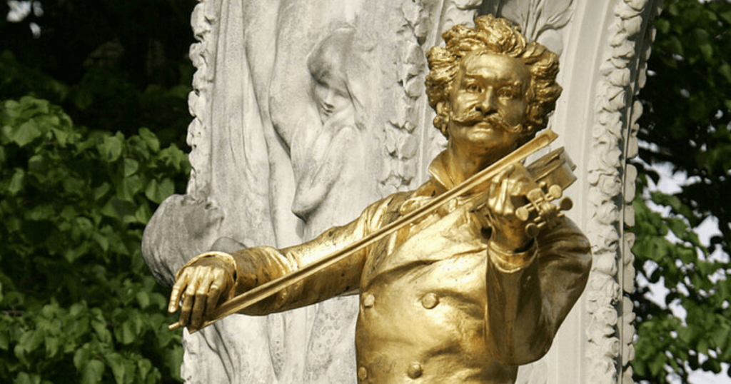 Goldene Statue in Wien von Johann Strauss Vater