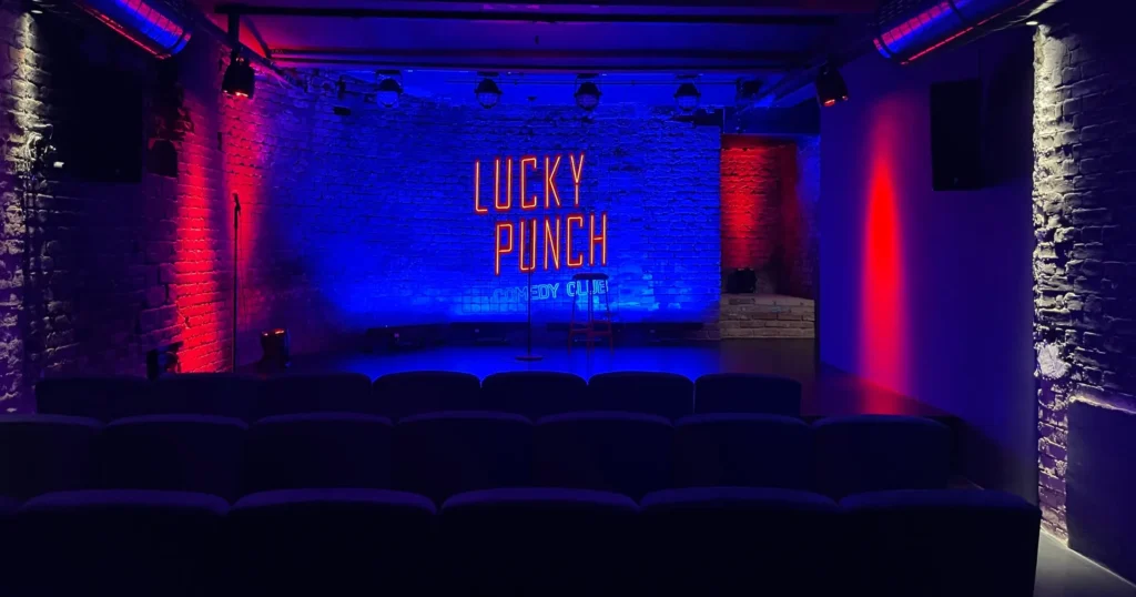 Im Keller des Cafe Prückel: Der Lucky Punch Comedy Club (c) Lucky Punch